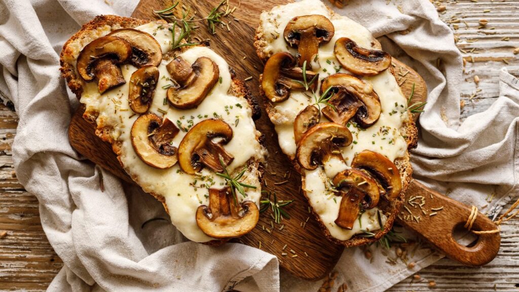 bruschette formaggio e funghi 1280x720 1